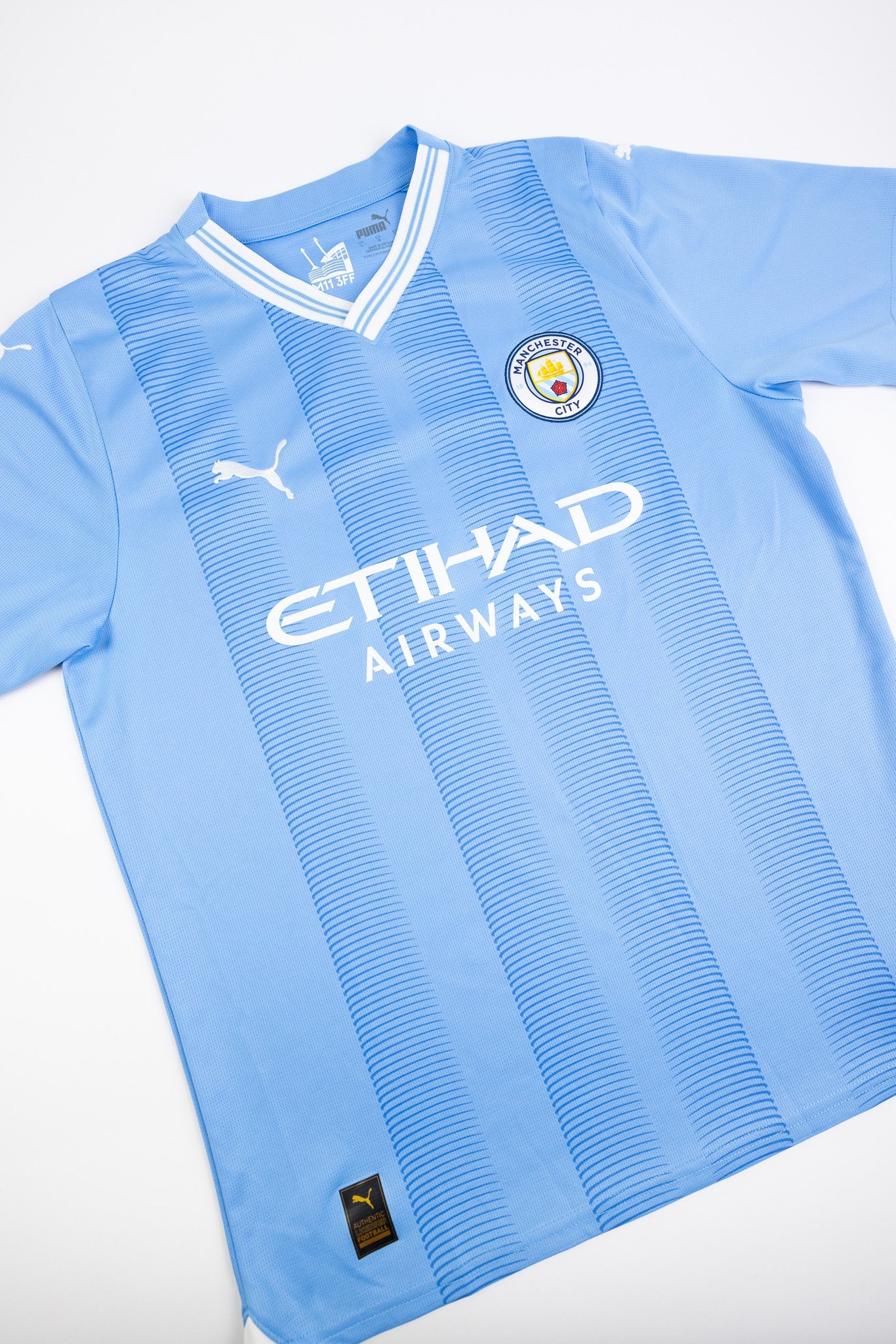 Manchester City 2023-24 Football Shirt (Large)