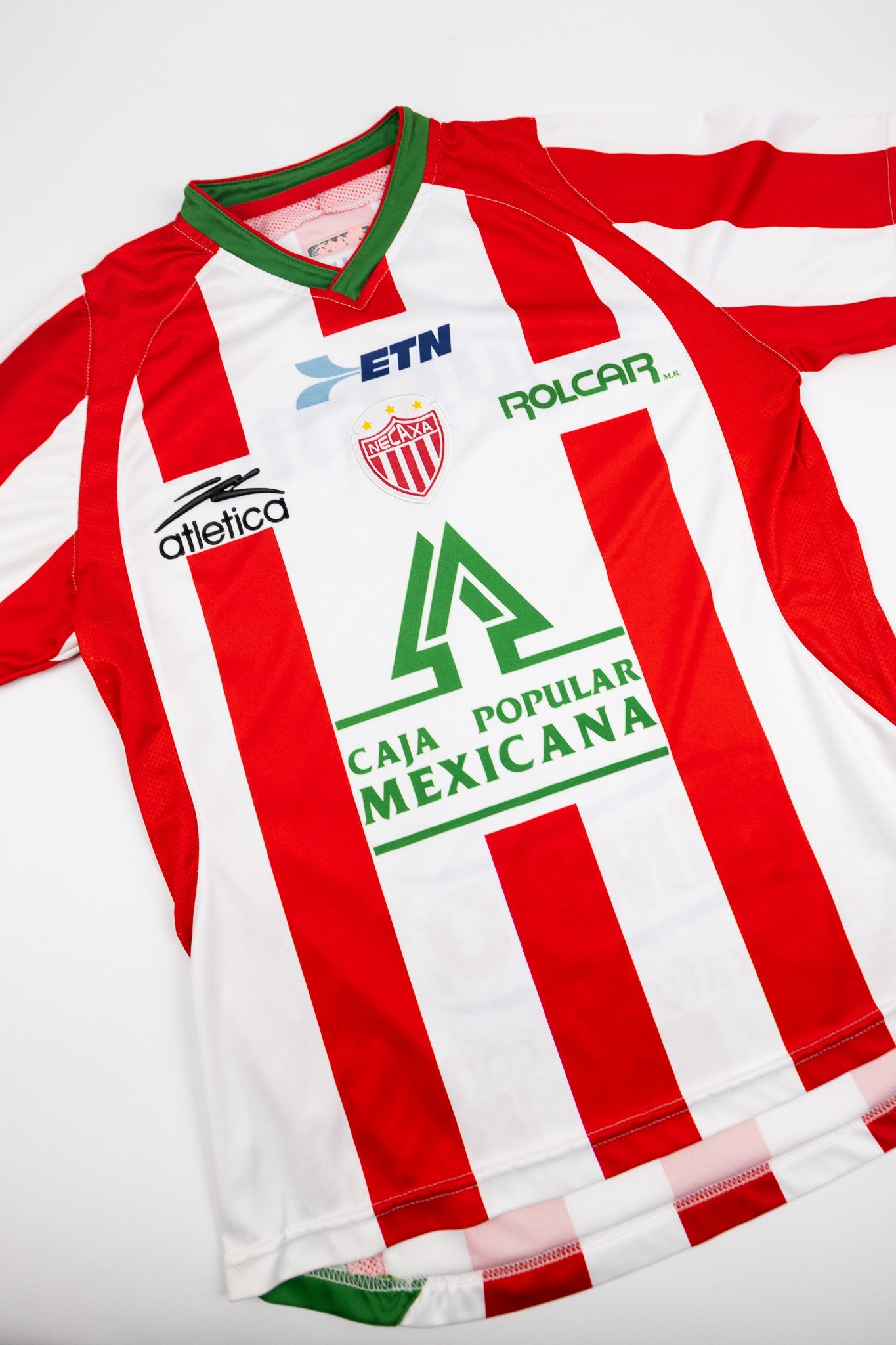 Necaxa 2010-11 Football Shirt (Medium)