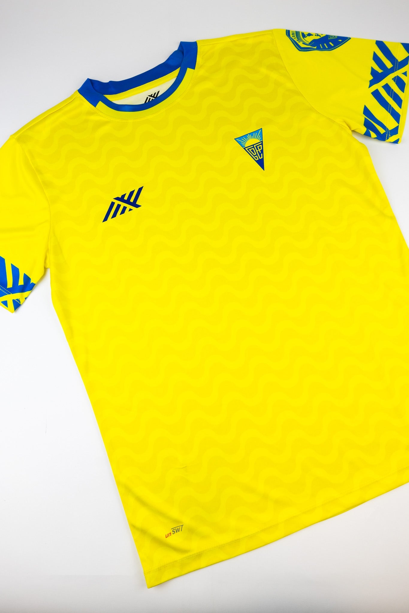 Estoril Praia 2021-22 Football Shirt (XS)
