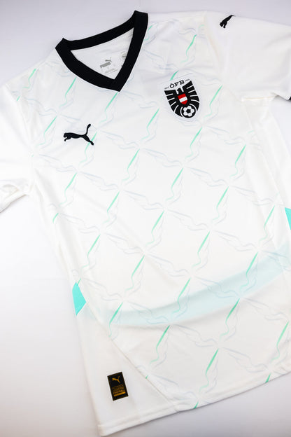 Austria 2024 Football Shirt (Small)