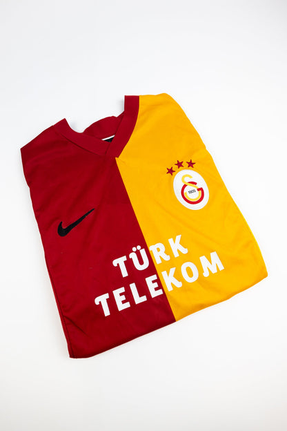 Galatasaray 2011-12 Football Shirt (XS)