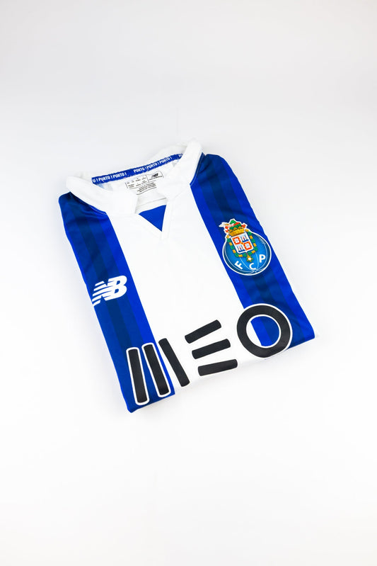FC Porto 2016-17 Football Shirt (Medium)