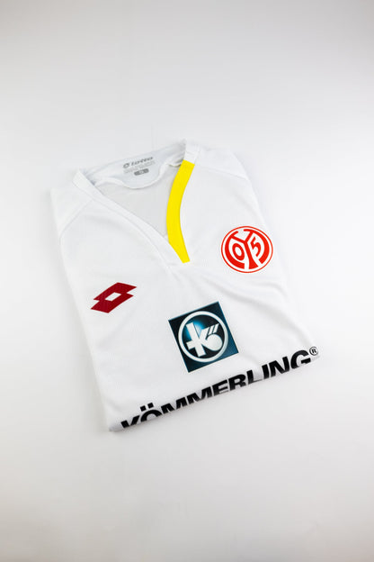 FSV Mainz 2016-17 Football Shirt (Small)