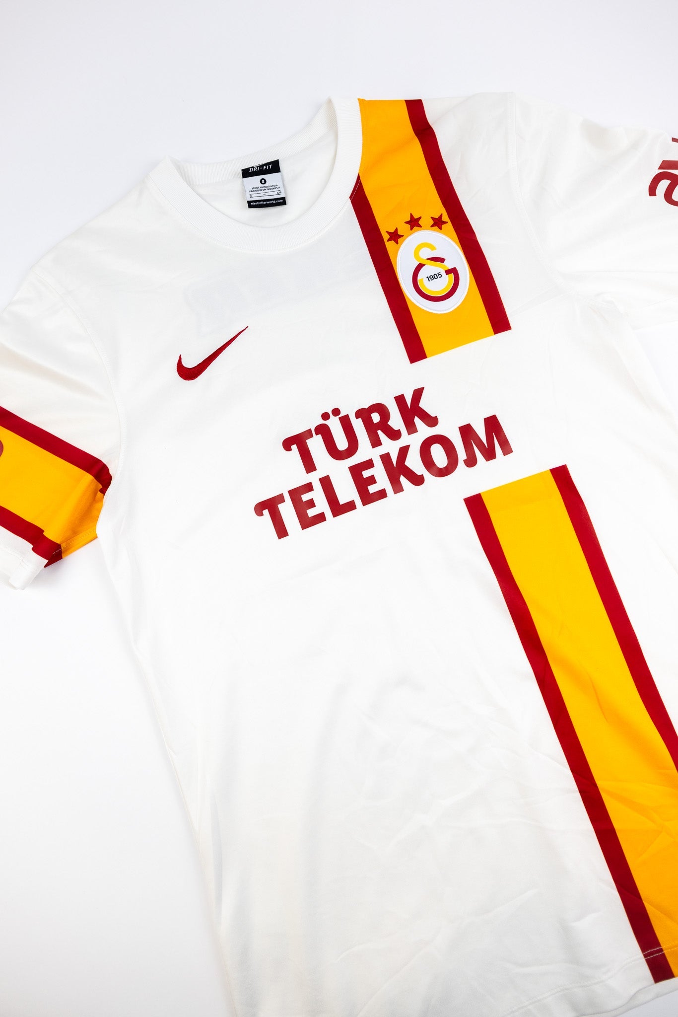 Galatasaray 2012-13 Football Shirt (Small)