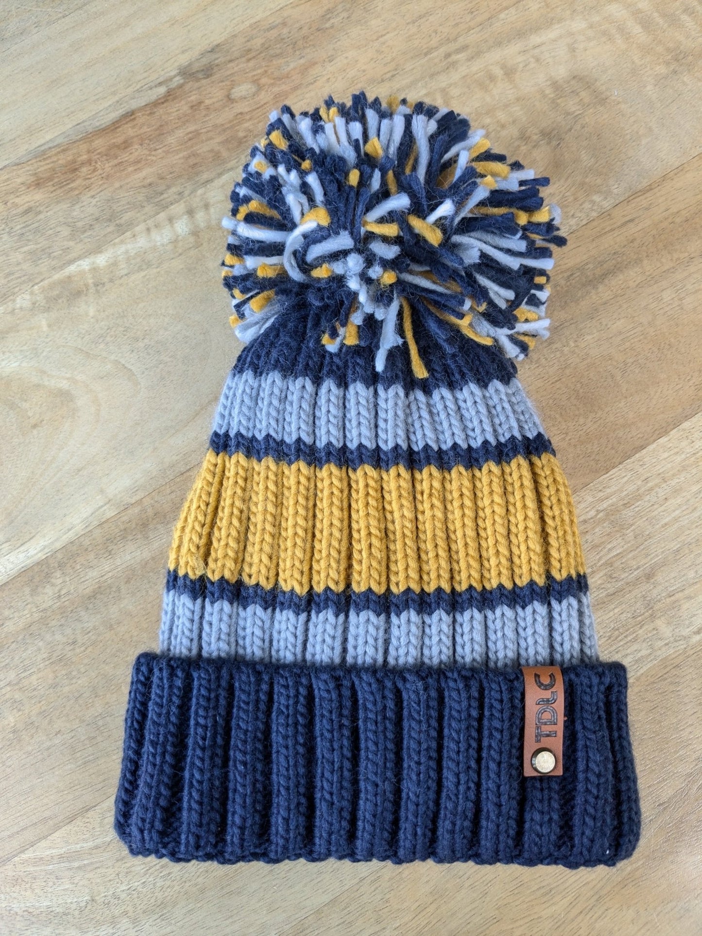 TDLC Col Striped Big Bobble Hat