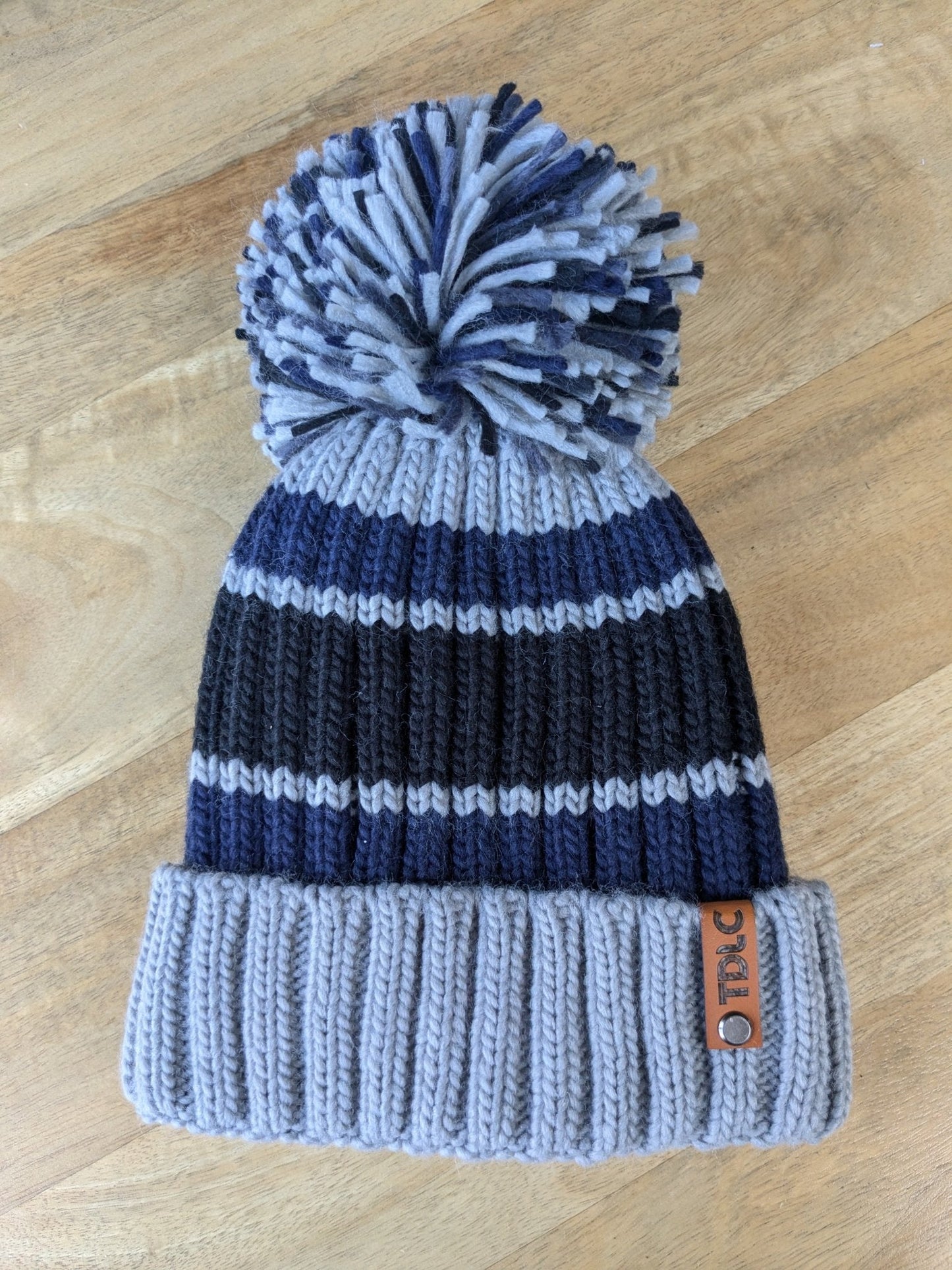 TDLC Col Striped Big Bobble Hat